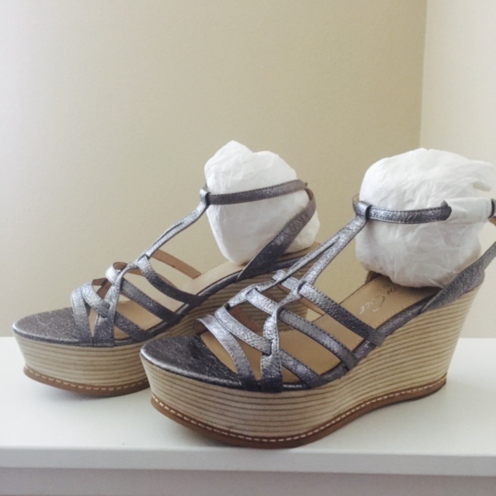 Brand New Kenneth Cole New York Spice Tea Sandal